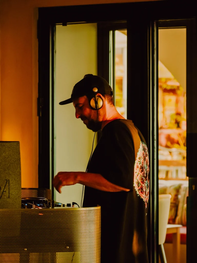 savannah dj (1)